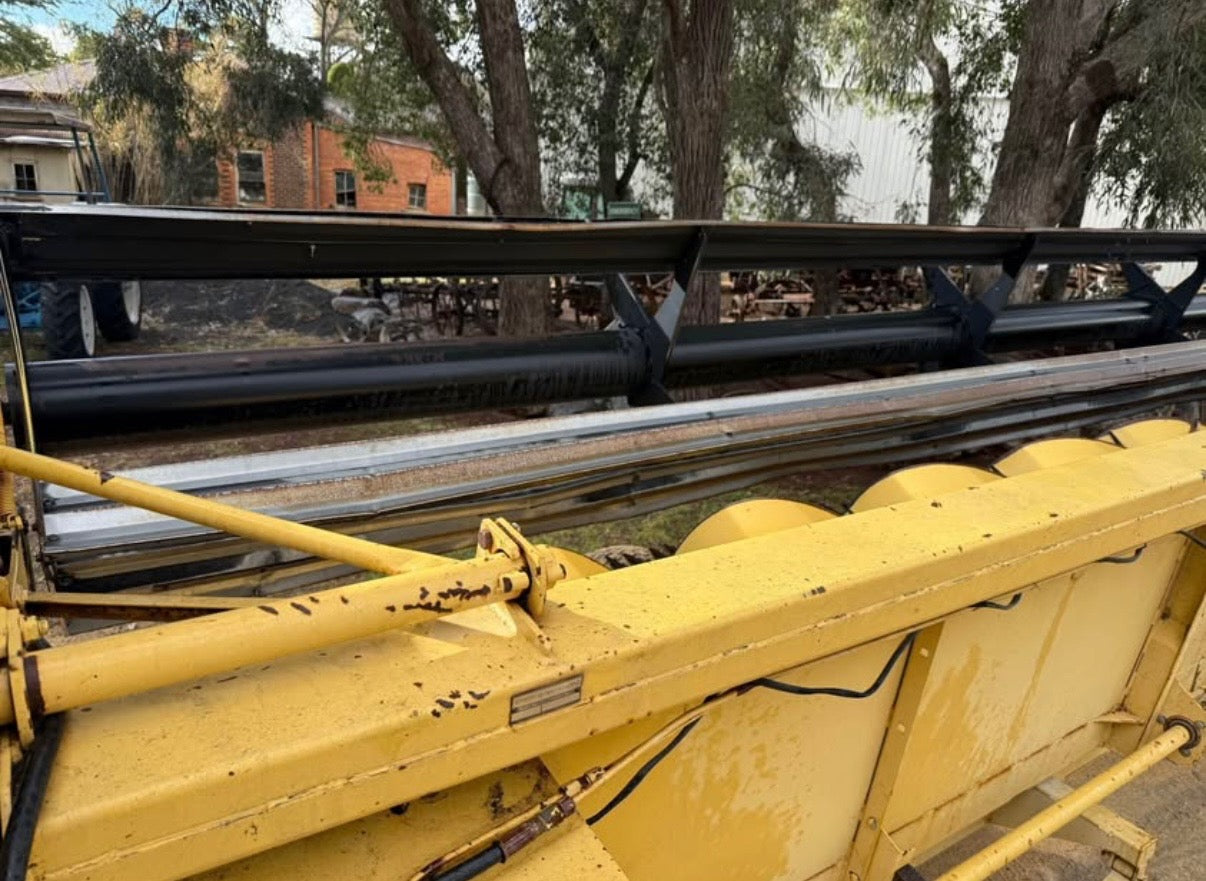New Holland Header Front