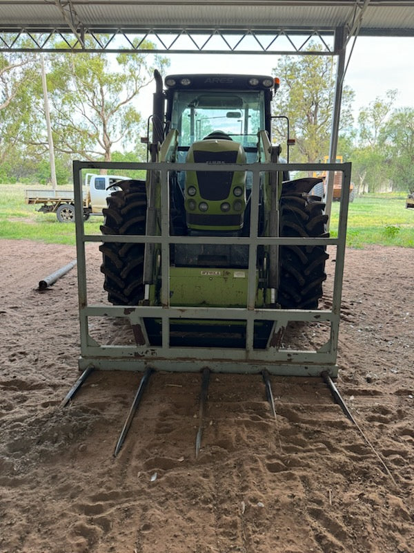Claas 140hp Tractor & Loader
