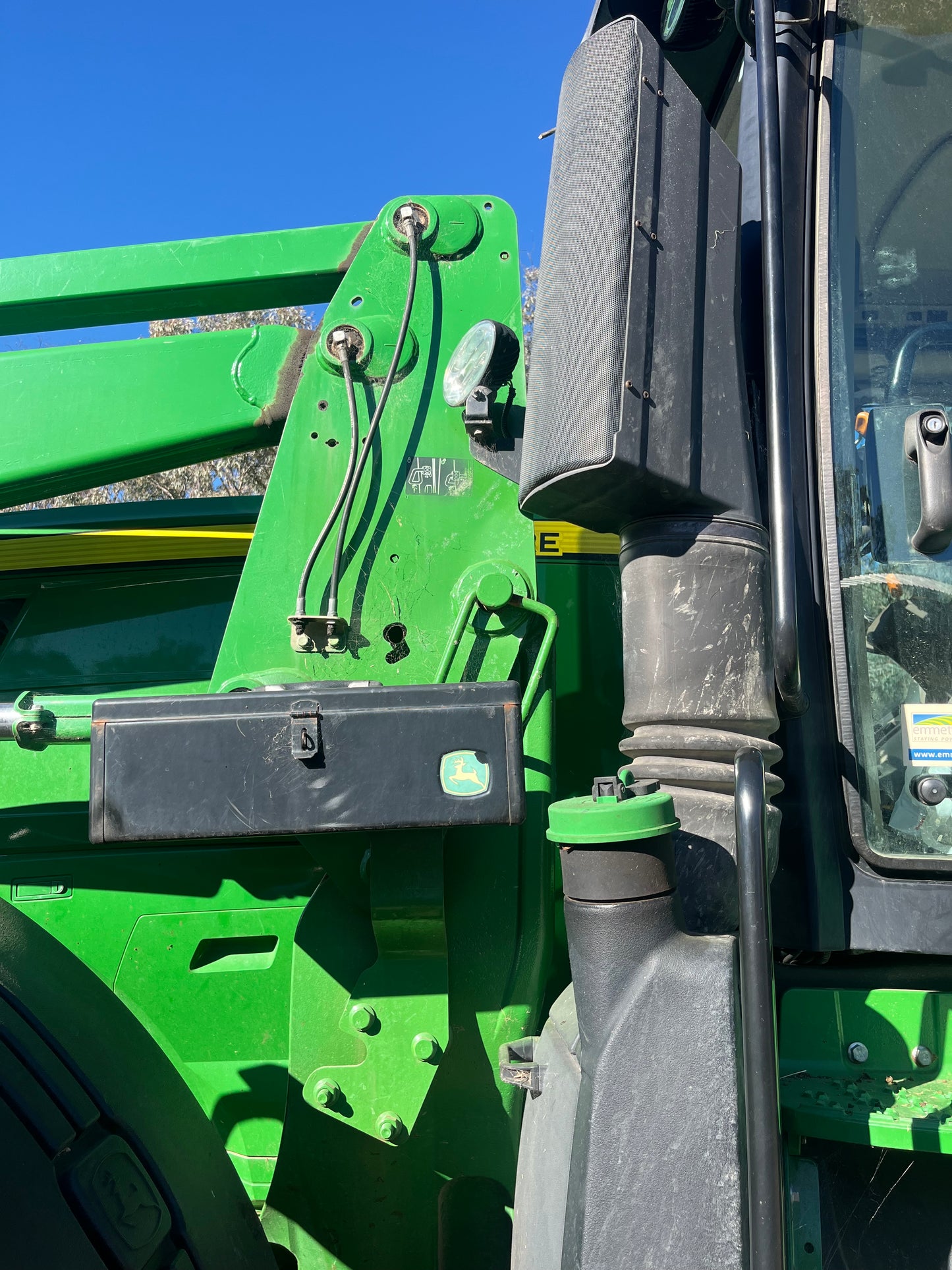 John Deere 7230r with Loader