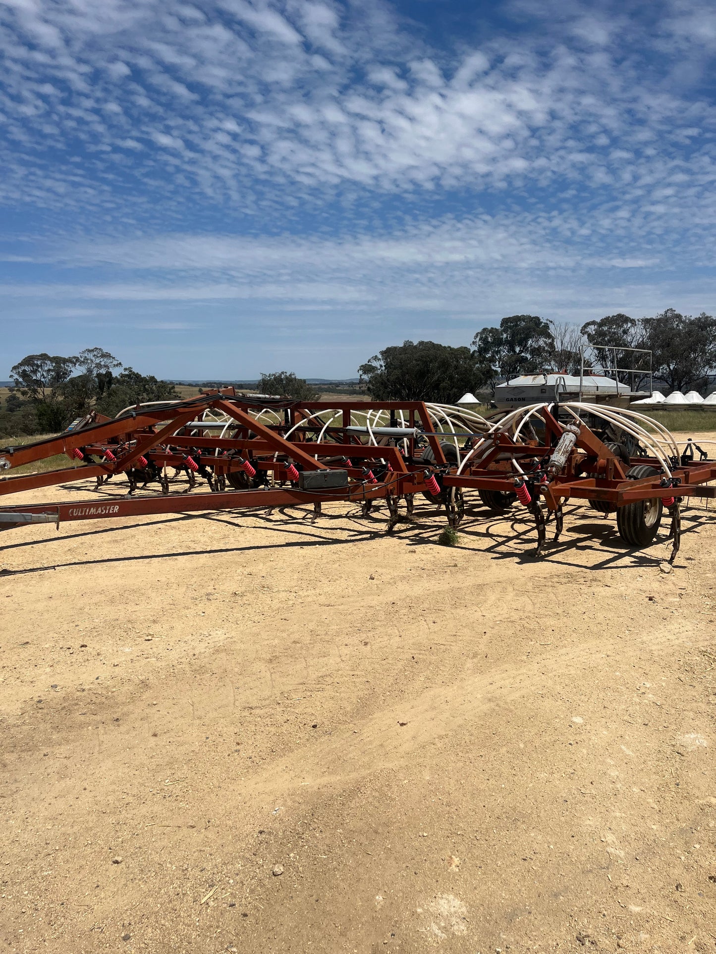 Gason Cultimaster 5100 10m Air Seeder Bar with 1830 Twin Bin Cart