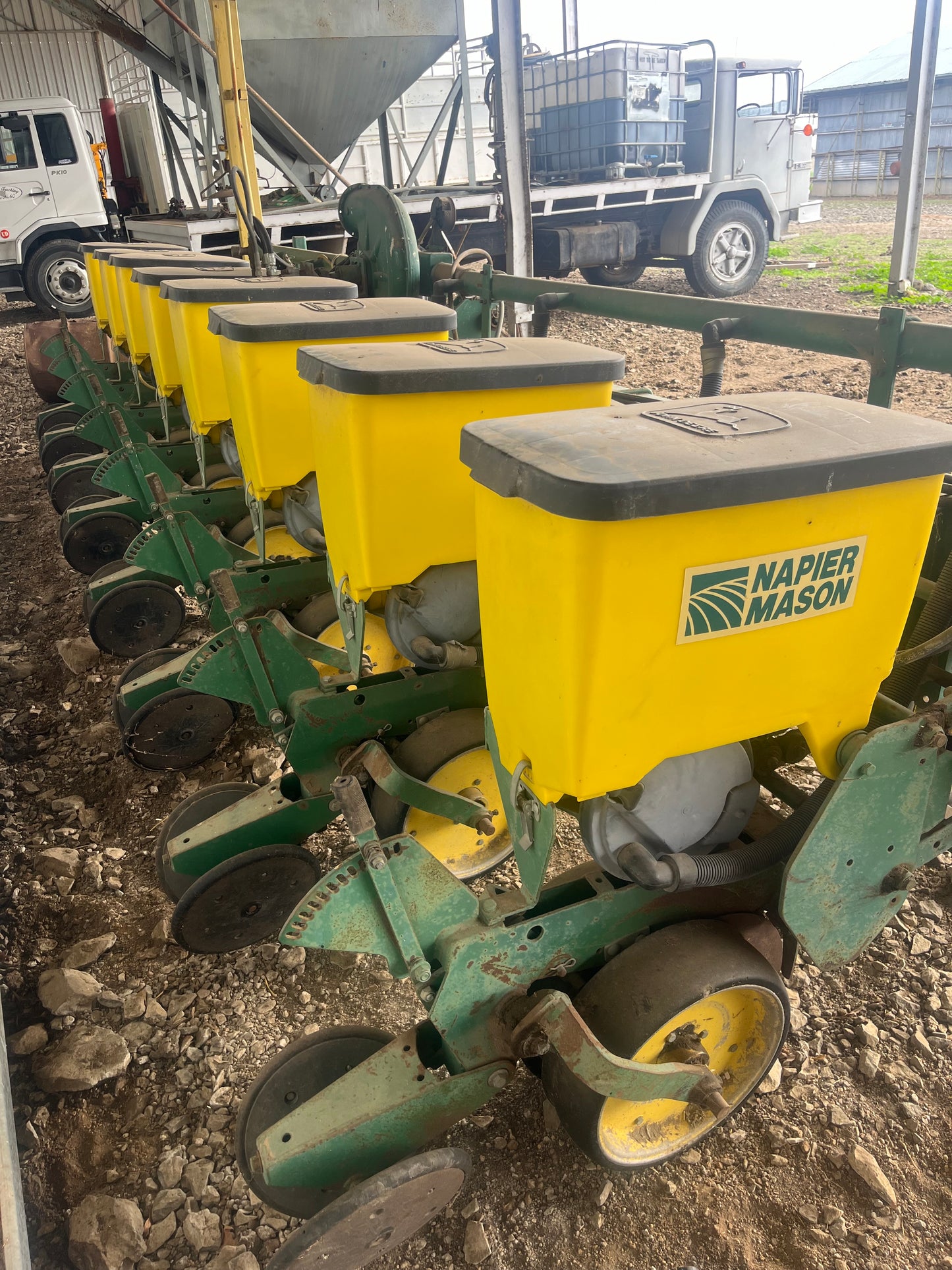 Mason 8 Row Planter