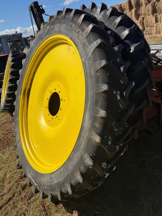 John Deere Tyres & Rims