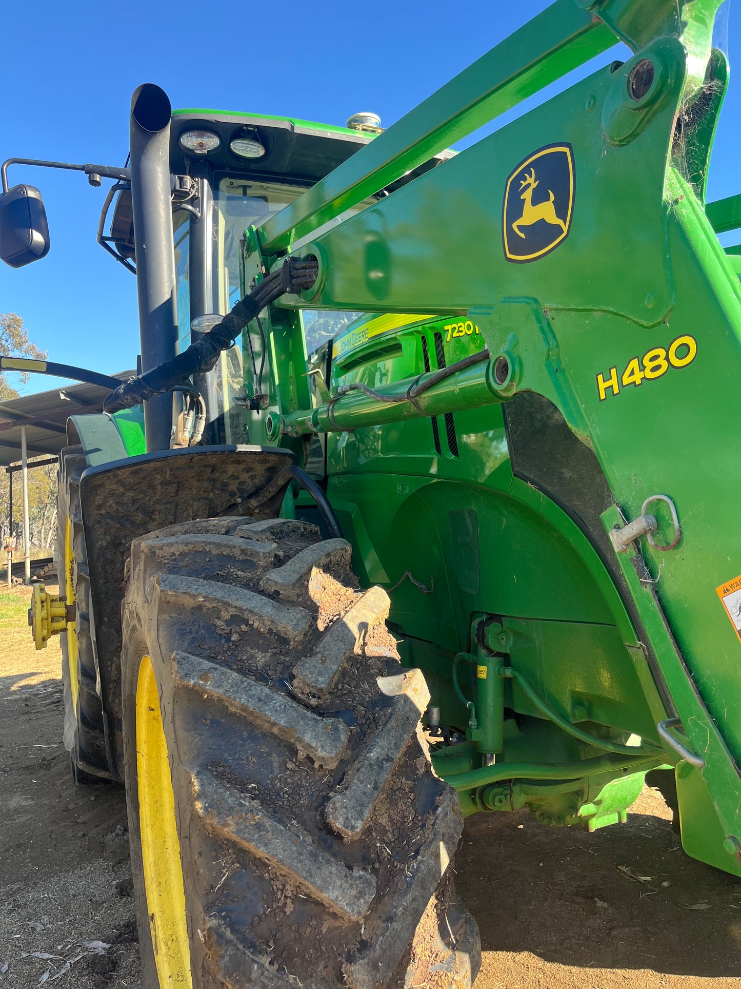 John Deere 7230r with Loader