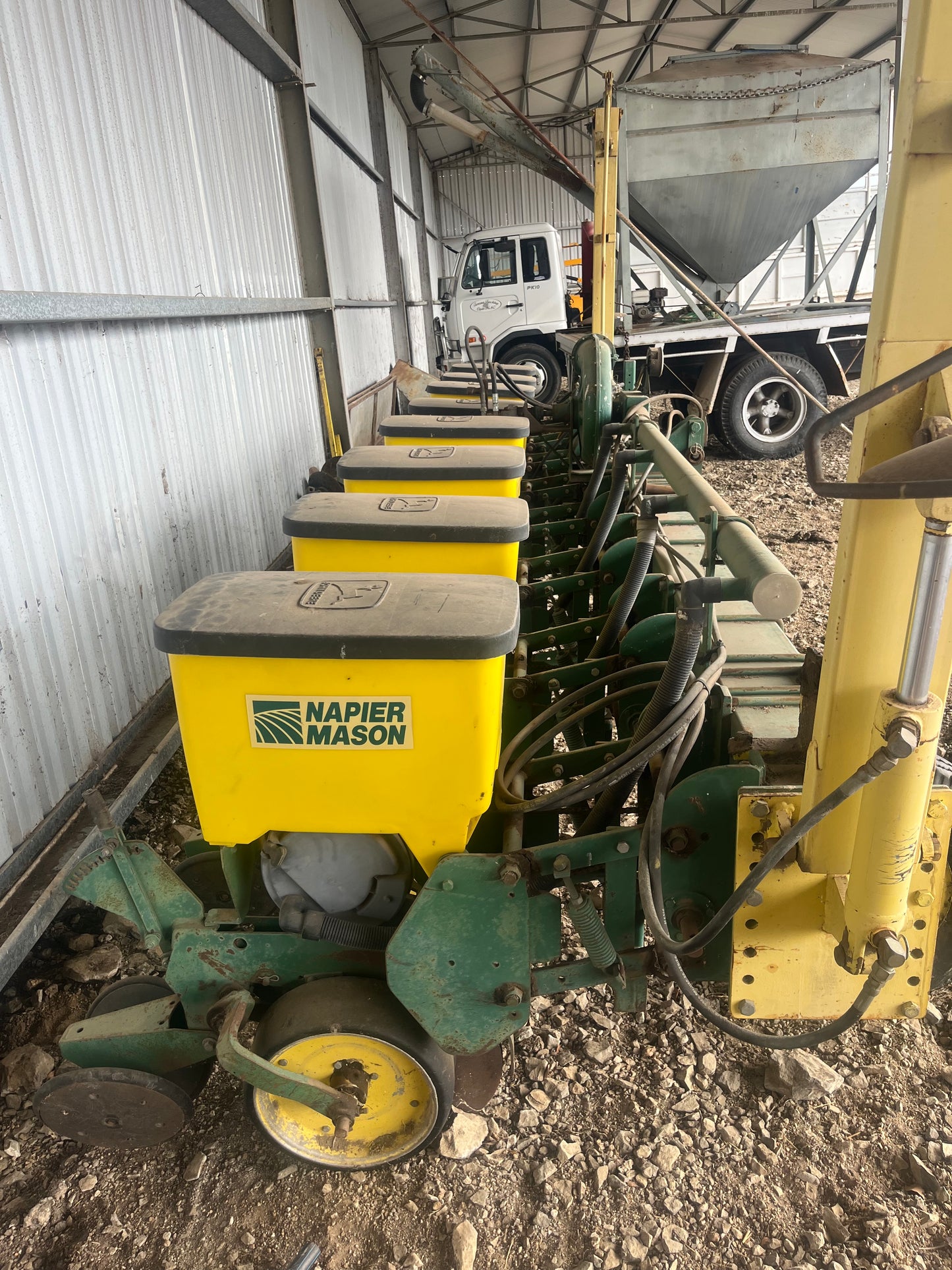 Mason 8 Row Planter