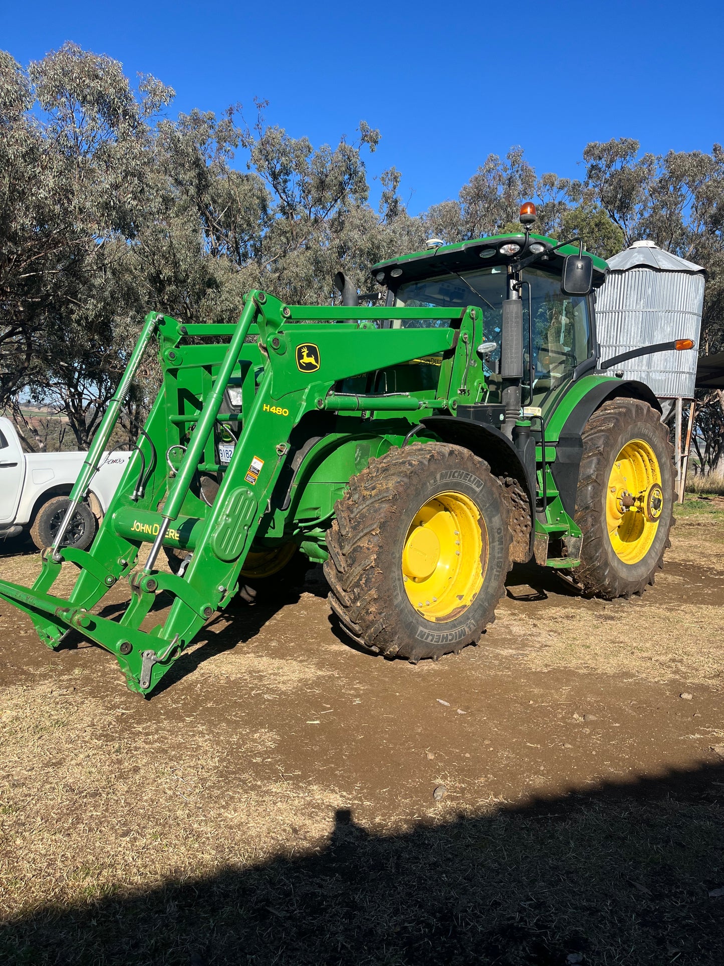 John Deere 7230r with Loader