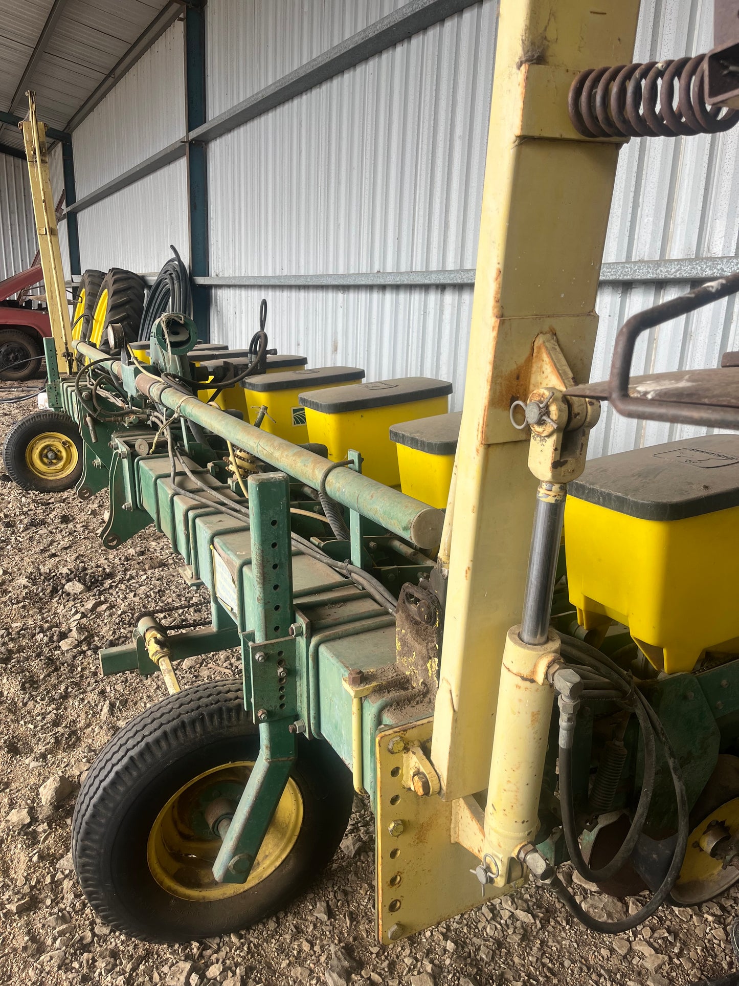 Mason 8 Row Planter