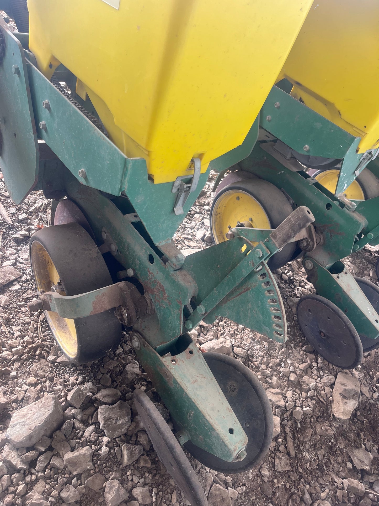 Mason 8 Row Planter