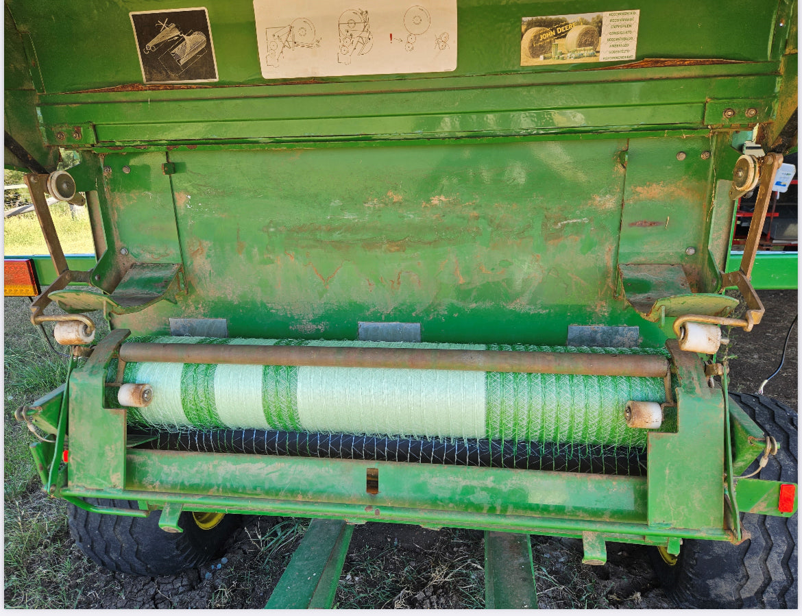 John Deere 592 Round Baler