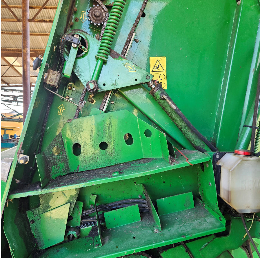 John Deere 592 Round Baler