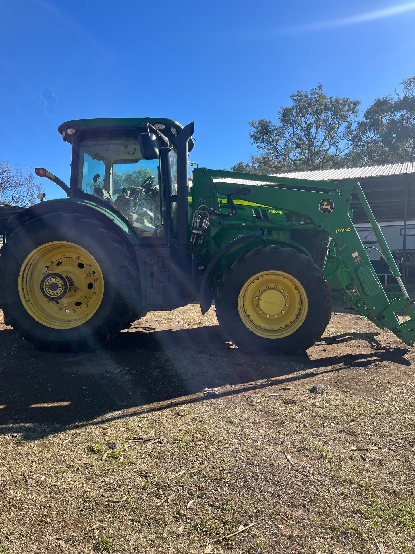 John Deere 7230r with Loader