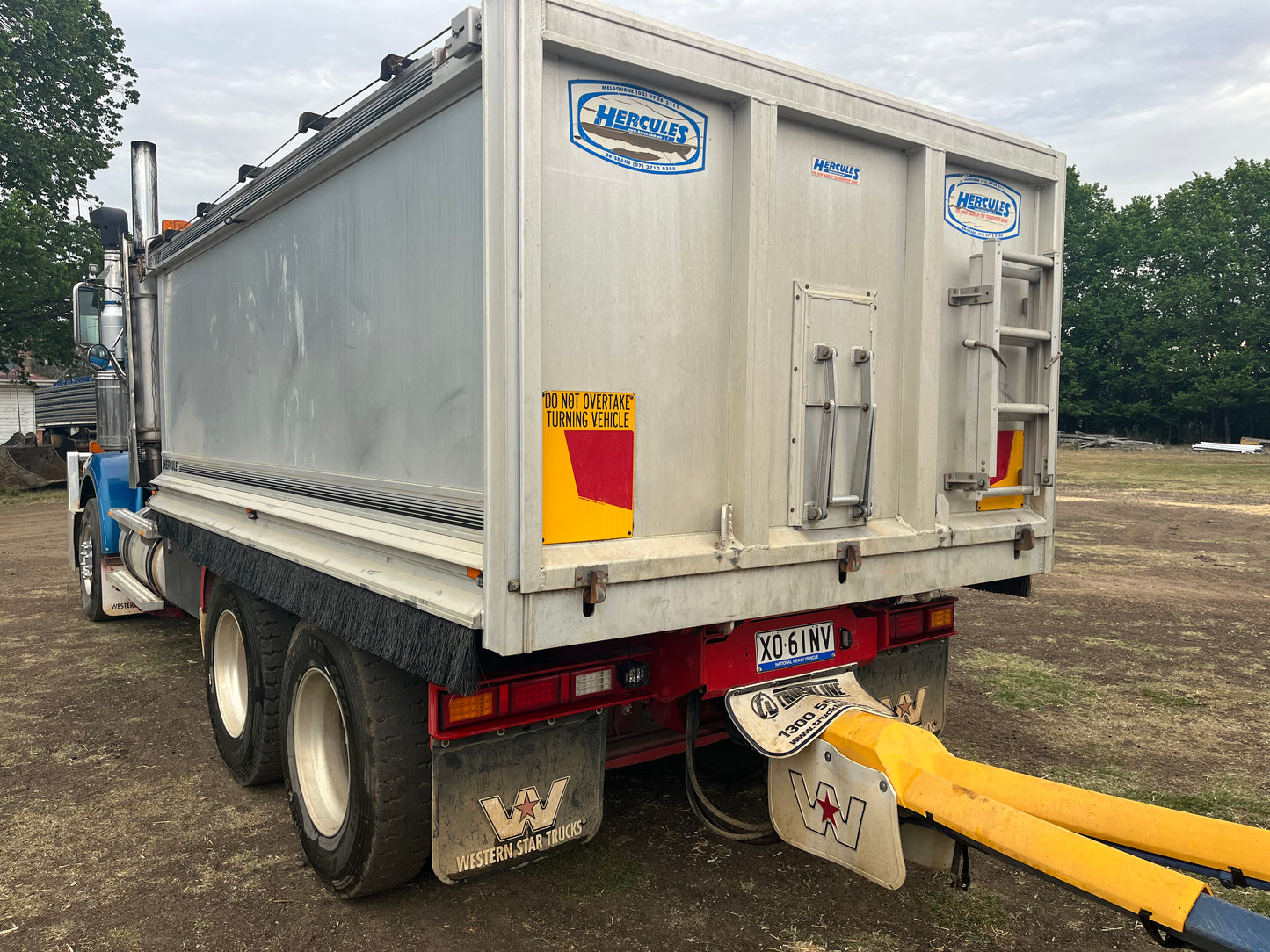 Western Star 4900 FX Truck & Dog