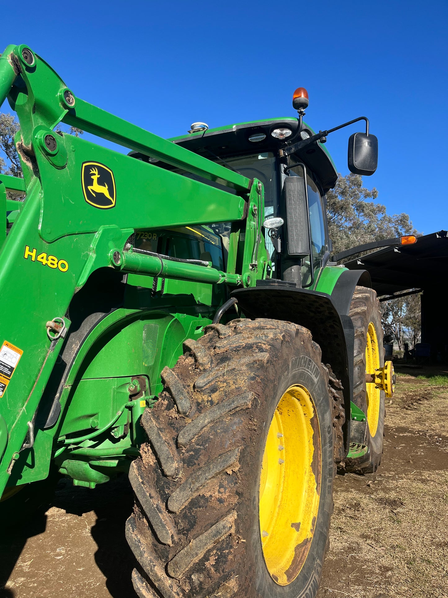 John Deere 7230r with Loader