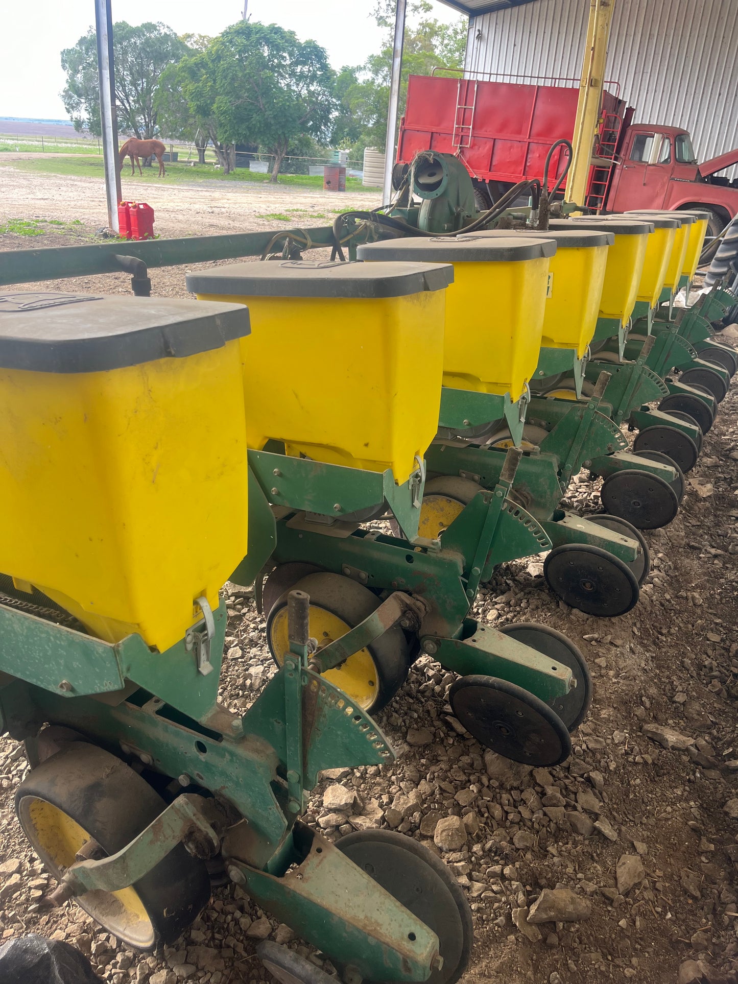 Mason 8 Row Planter