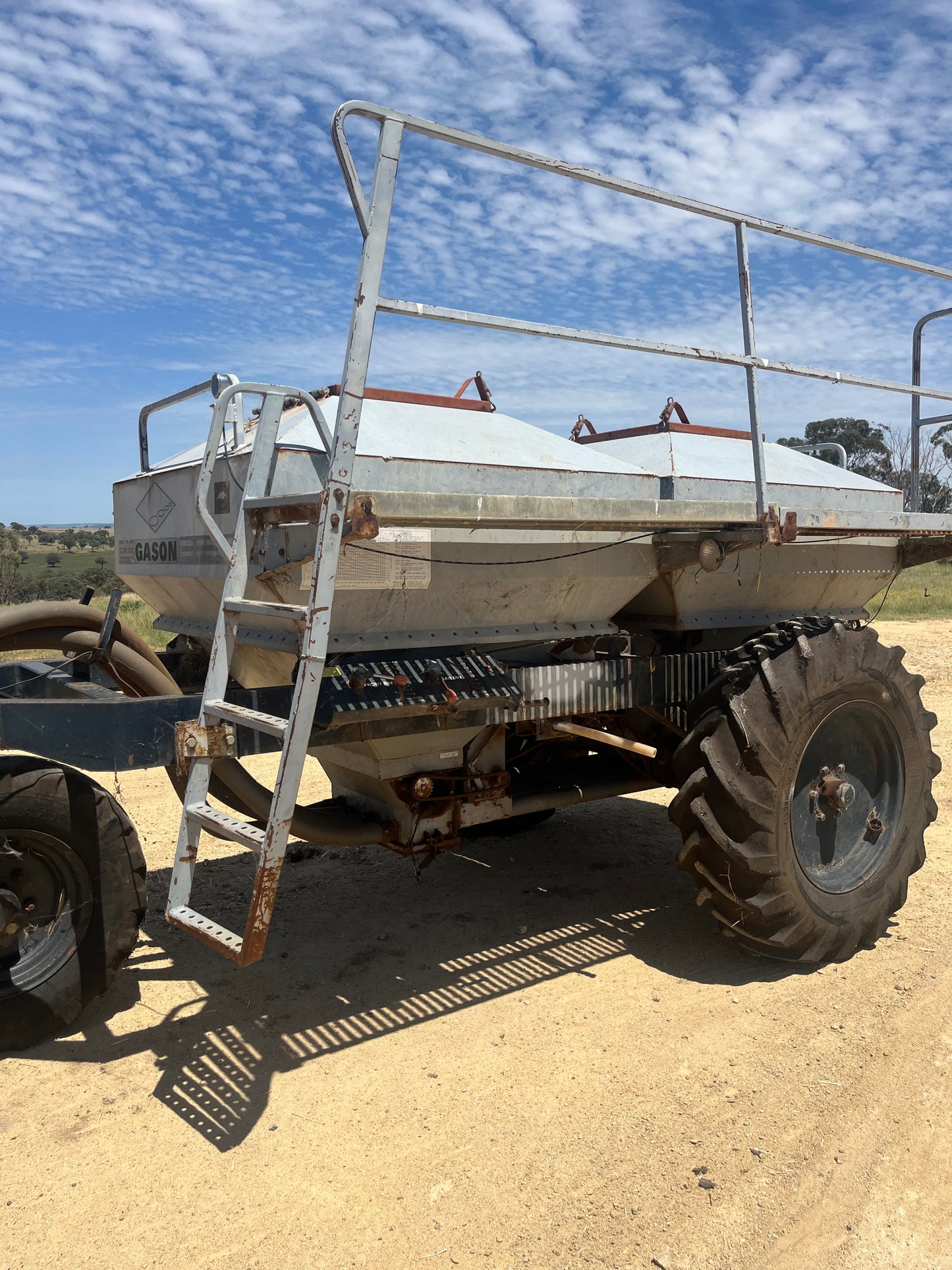 Gason Cultimaster 5100 10m Air Seeder Bar with 1830 Twin Bin Cart