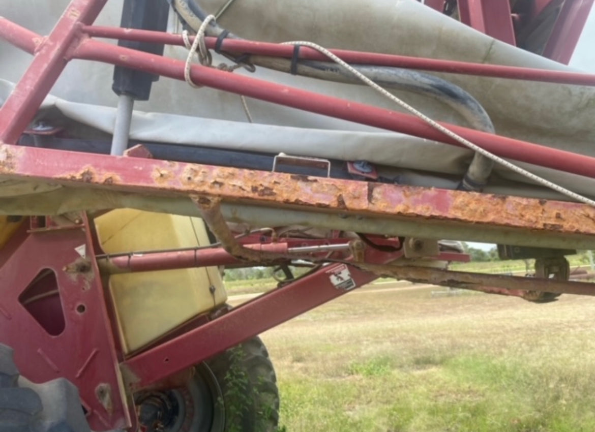 Hardi Trailing Boom Spray