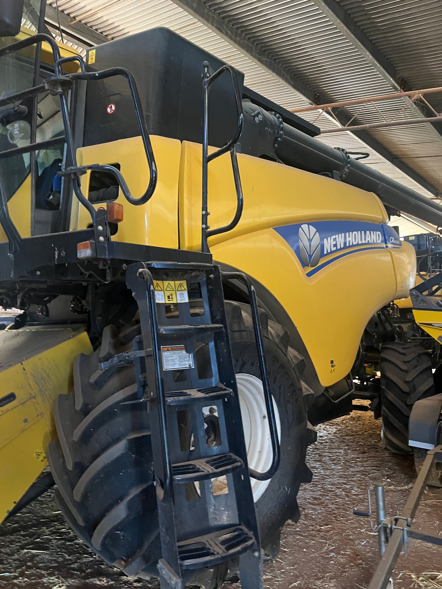 New Holland CR8090