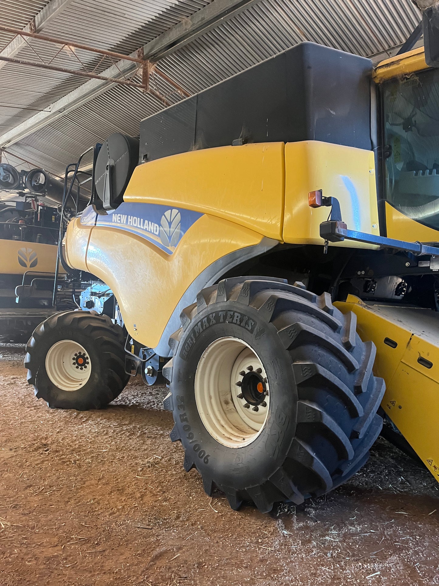 New Holland CR8090